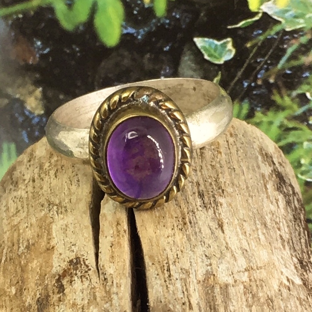 Vtg brass 925 silver Amethyst cabochon stone ring sz 8. Vtg purple stone  ring
